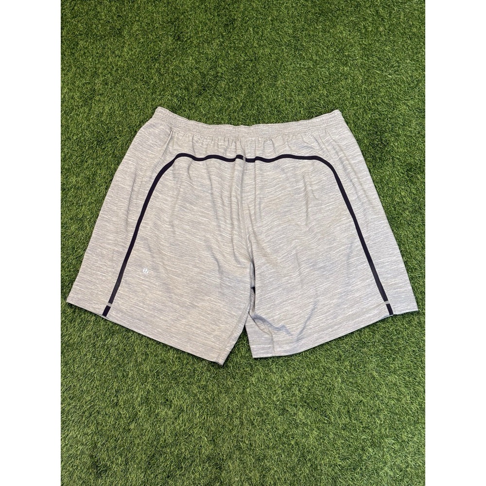 Lululemon Shorts Mens XXL Gray Lined 9" Running Drawstring Pockets Athleisure - Picture 2 of 10